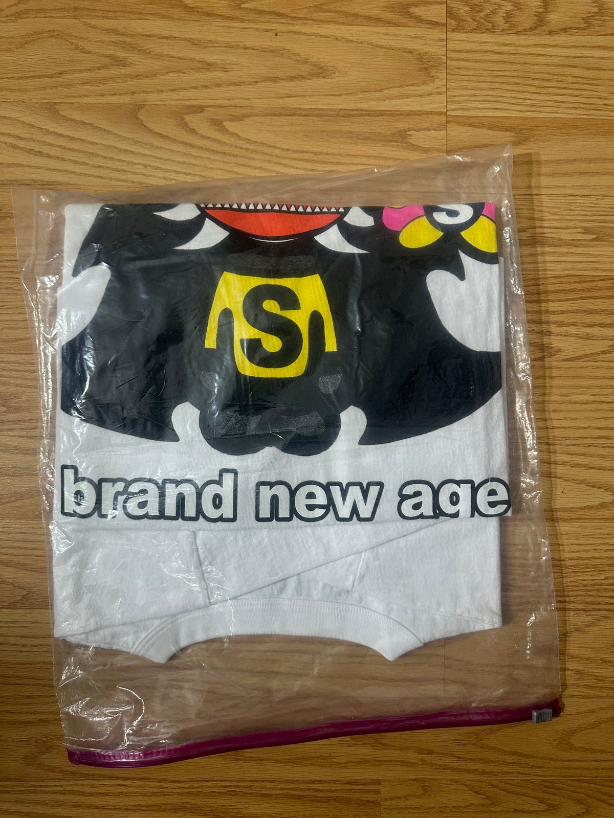 SUKAMII BRAND NEW AGE T-SHIRT