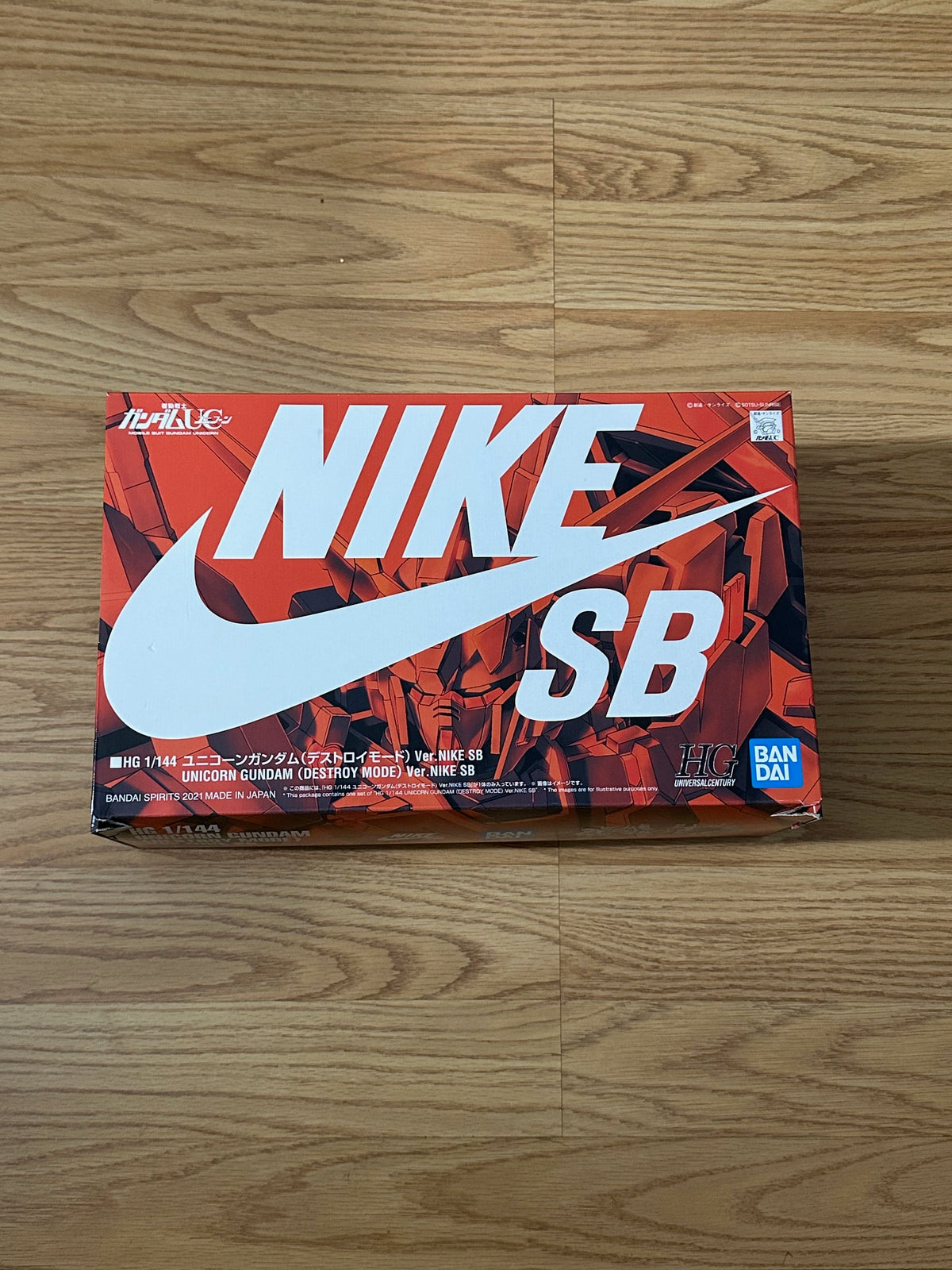 Bandai Gundam x Nike SB Unicorn (Destroy Mode) (1/144 Scale) Model Kit Action Figure PAIR