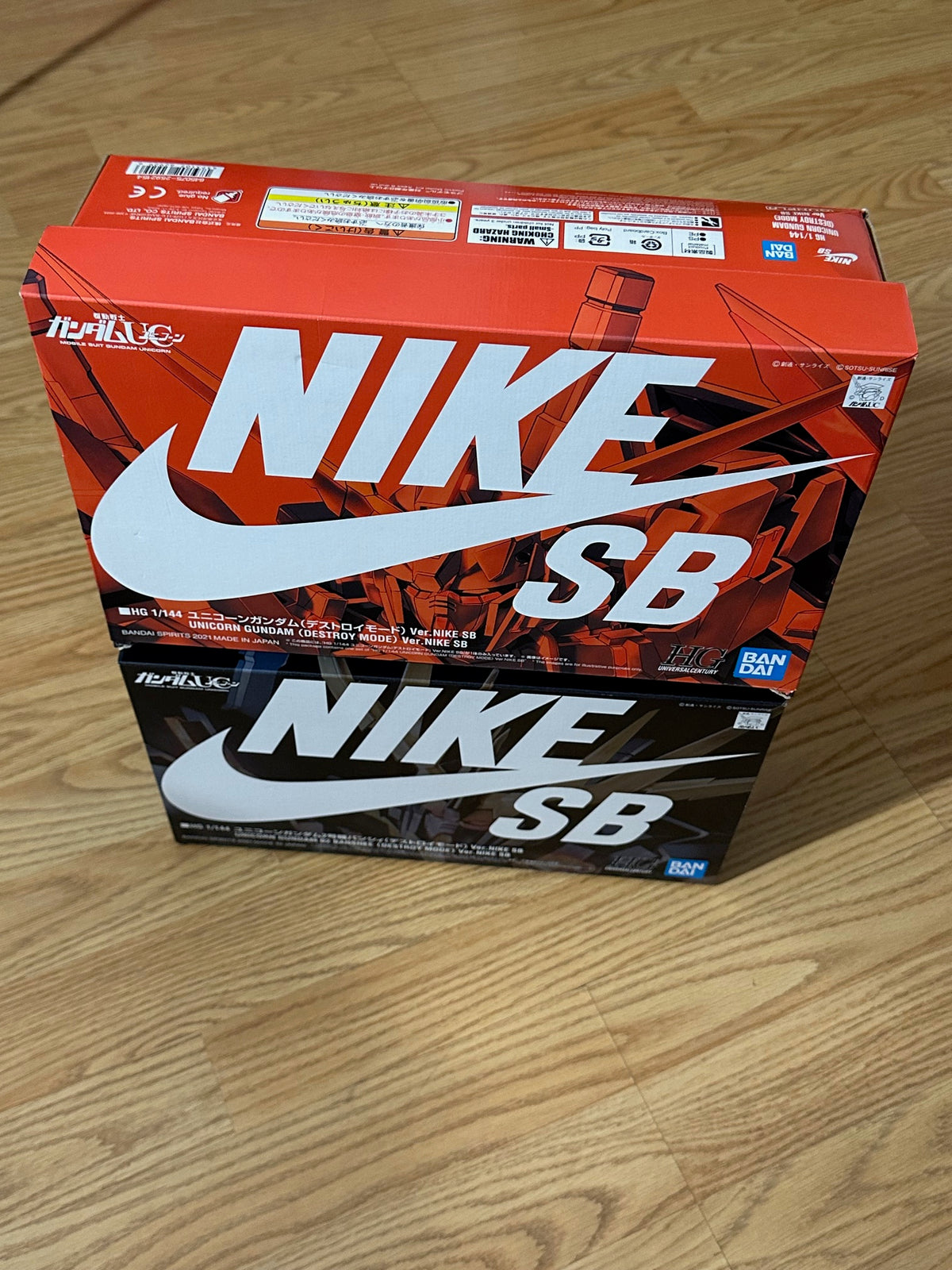 Bandai Gundam x Nike SB Unicorn (Destroy Mode) (1/144 Scale) Model Kit Action Figure PAIR