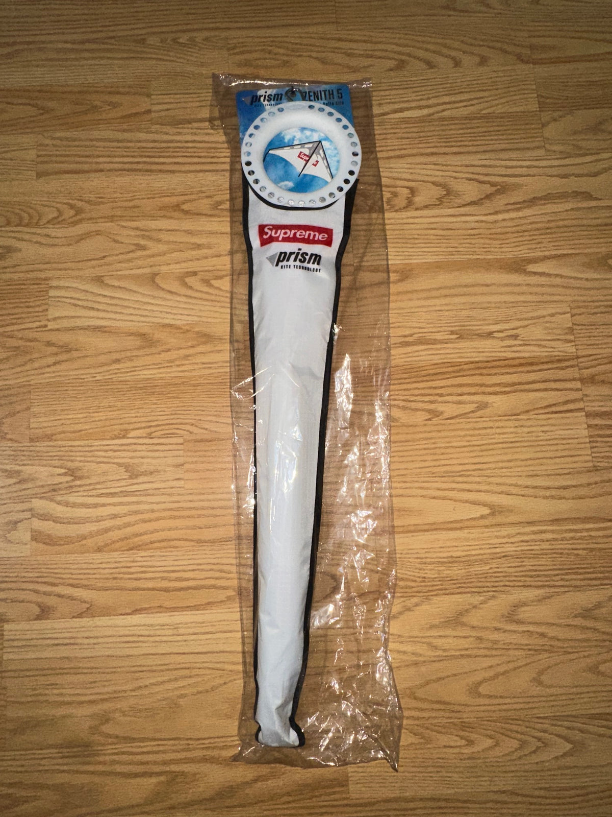 Supreme Prism Zenith 5 Kite