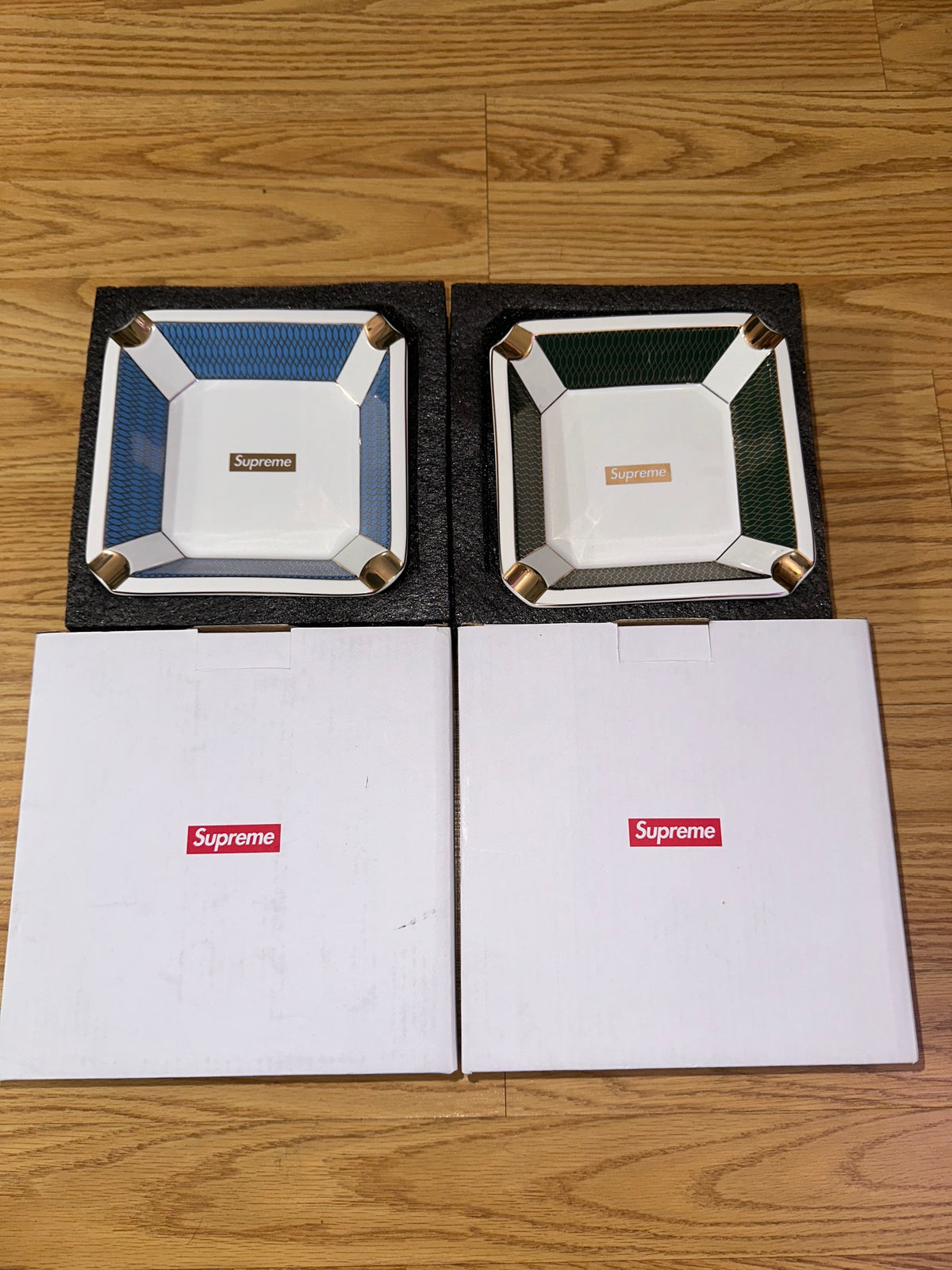 Supreme Small Ash Tray