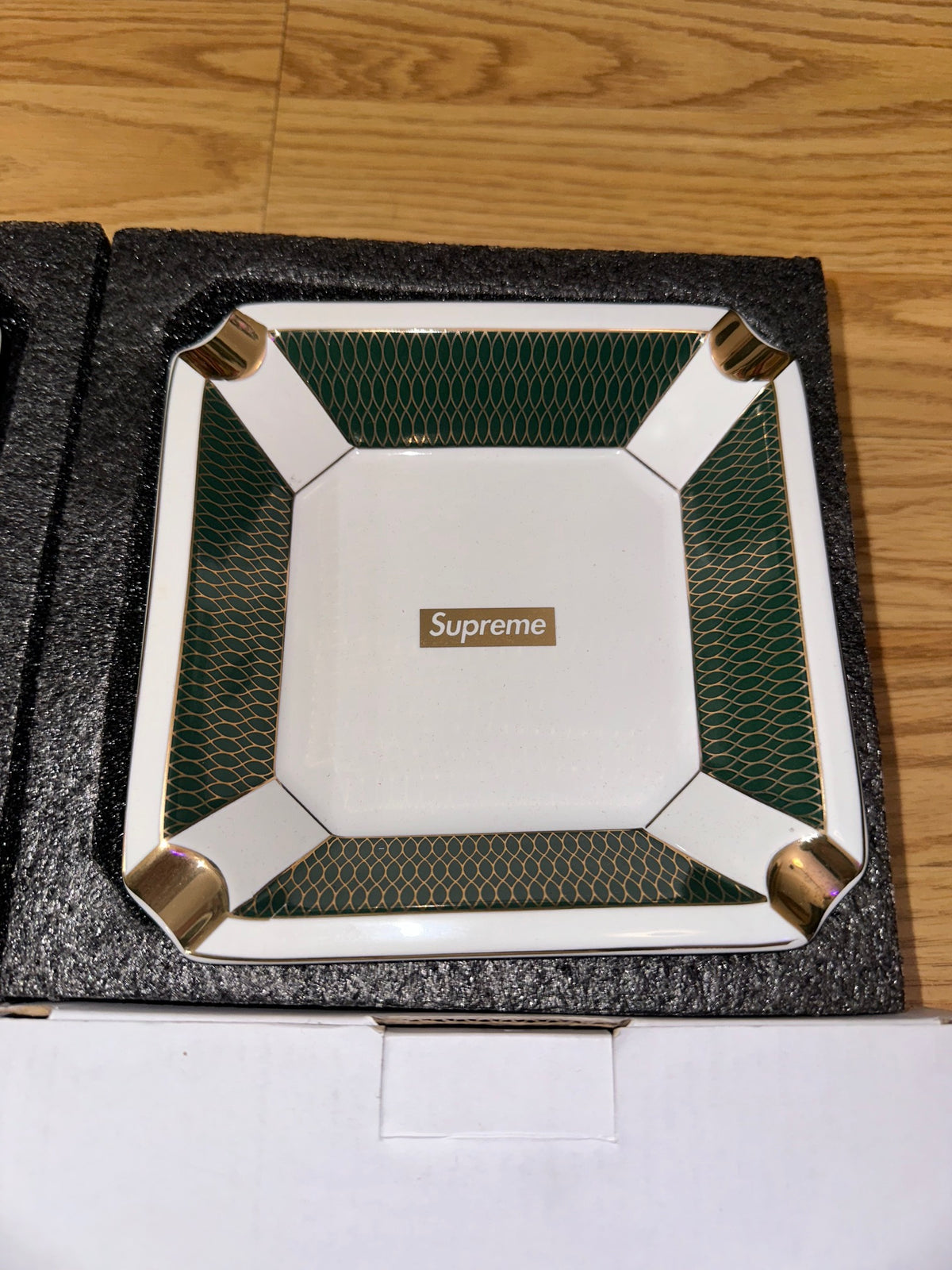 Supreme Small Ash Tray