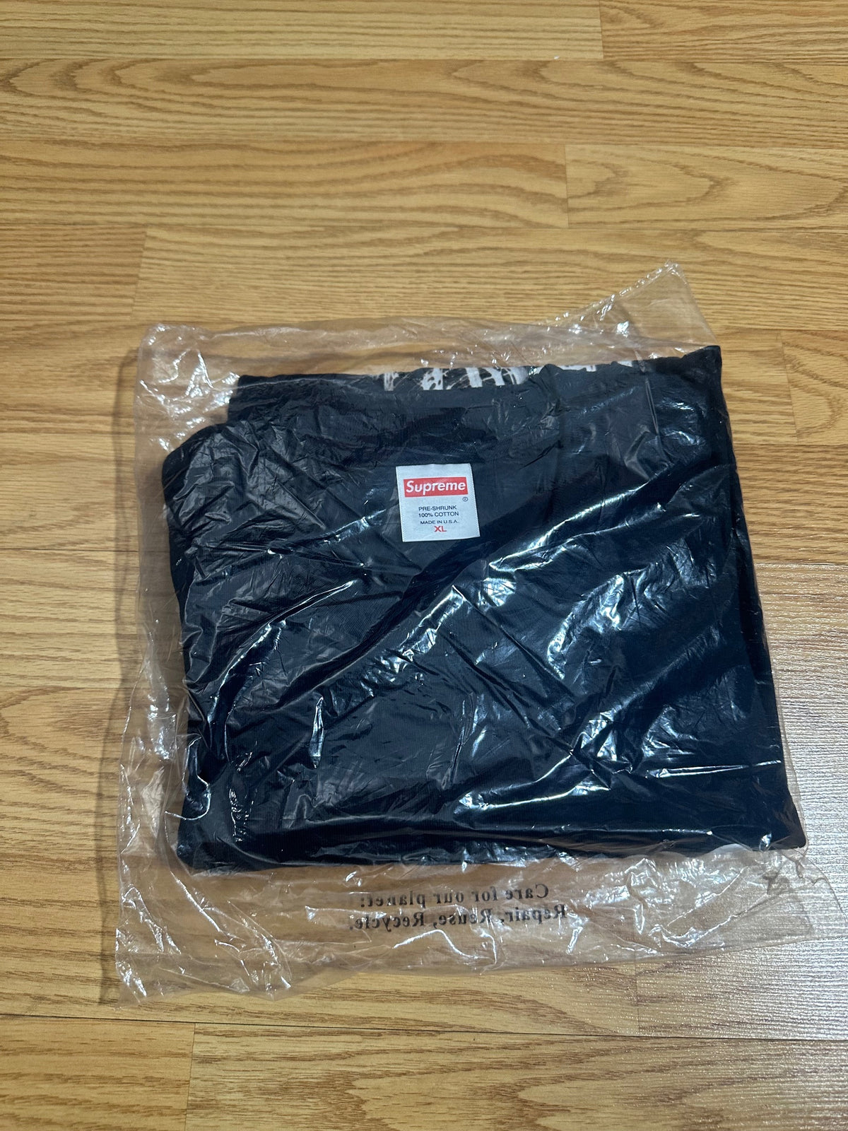 Supreme Kiss Tee
